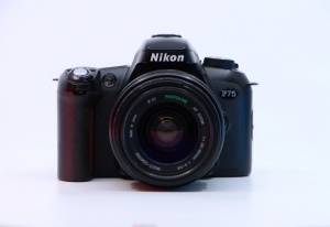 Miniature 1 : Nikon F75 + Photoline 35-80mm F4-5.6