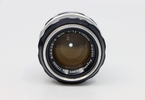 Miniature 8 : Nikon F + Nikkor-s 50mm F1.4