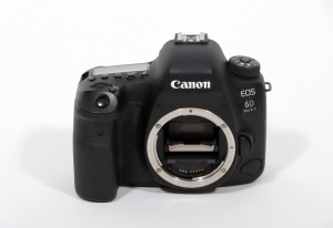 Miniature 1 : Canon EOS 6D Mark II