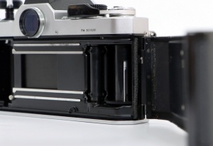 Miniature 2 : Nikon FM + 50mm F1.8 + Nikkor 43-86mm F3.5