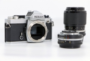 Miniature 5 : Nikon FM + 50mm F1.8 + Nikkor 43-86mm F3.5