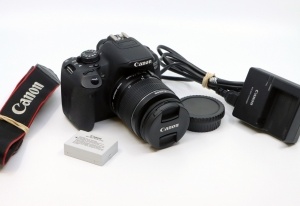 Miniature 8 : Canon EOS 700D + EF-S 18-55MM F3.5-5.6 IS II