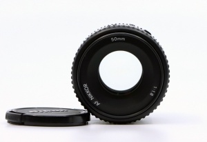 Miniature 7 : Nikon F-301 + Nikkor 50mm + Cosina 75-200mm 