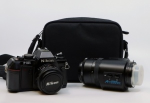 Miniature 12 : Nikon F-301 + Nikkor 50mm + Cosina 75-200mm 
