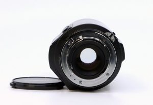 Miniature 11 : Nikon F-301 + Nikkor 50mm + Cosina 75-200mm 