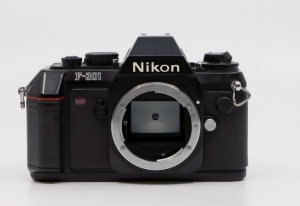 Miniature 1 : Nikon F-301 + Nikkor 50mm + Cosina 75-200mm 