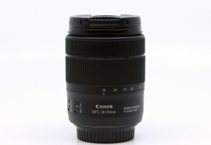 Miniature 1 : Canon EF-S 18-135mm F3.5-5.6 IS USM