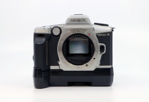 Miniature 4 : Minolta Dynax 5 + DT 18-55mm