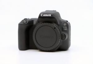 Miniature 1 : Canon EOS 200D (Boitier nu)