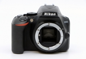 Miniature 1 : Nikon D3500 + AF-P 18-55mmG VR