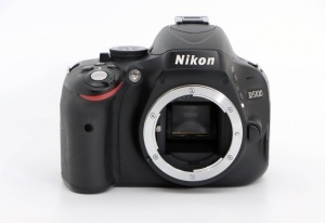 Miniature 1 : Nikon D5100 + AF-S 18-105mm F3.5-5.6 G ED