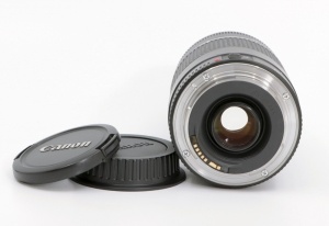 Miniature 3 : Canon EF 75-300mm F4-5.6 III USM