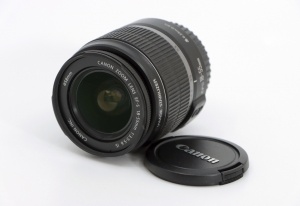 Miniature 2 : Canon EF-S 18-55mm F3.5-5.6 IS