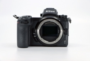 Miniature 5 : Nikon Z6 (Boitier nu). 