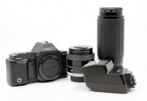 Miniature 7 : Canon T70 + 2 objectifs
