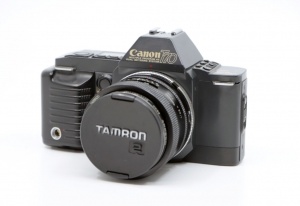 Miniature 1 : Canon T70 + 2 objectifs